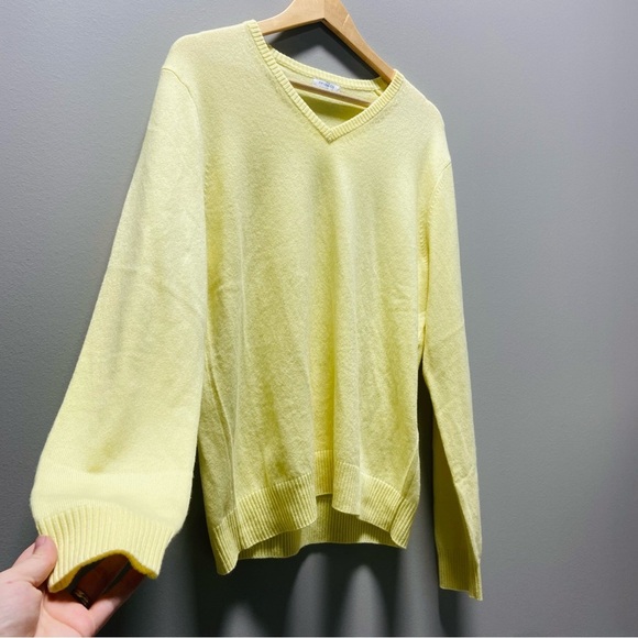 Malo Optimum Yellow V Neckline Sweater - Picture 6 of 10